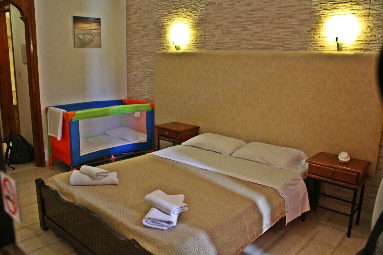 Hotel Tina Limni Habitación foto